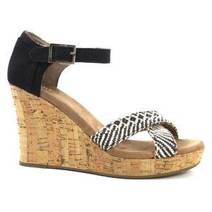 Toms Black White Sandal Wedges Size 6.5 Strappy